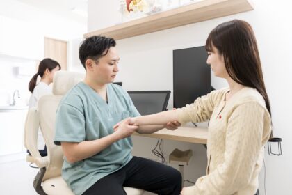 肘の痛みでお困りの場合は、お気軽にご相談ください